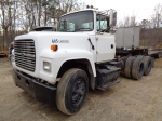 (#30605) 1995 FORD Model L9000 Tandem Axle Truck Tractor