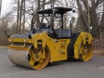 2017 CATERPILLAR Model CB64B Tandem Vibratory Roller, s/n C5600384