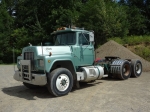 1987 MACK Model R688ST Tandem Axle Truck Tractor