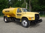 1997 FORD Model F-800 Single Axle Water Truck