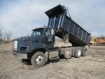 1999 INTERNATIONAL Paystar 5000 Tri-Axle Dump Truck,
